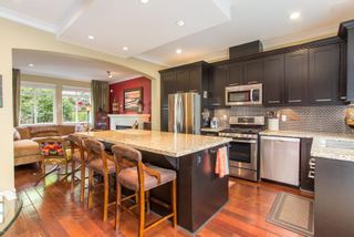 Photo 5: 34 2925 KING GEORGE Boulevard in Surrey: Elgin Chantrell Townhouse for sale (South Surrey White Rock)  : MLS®# R2705273