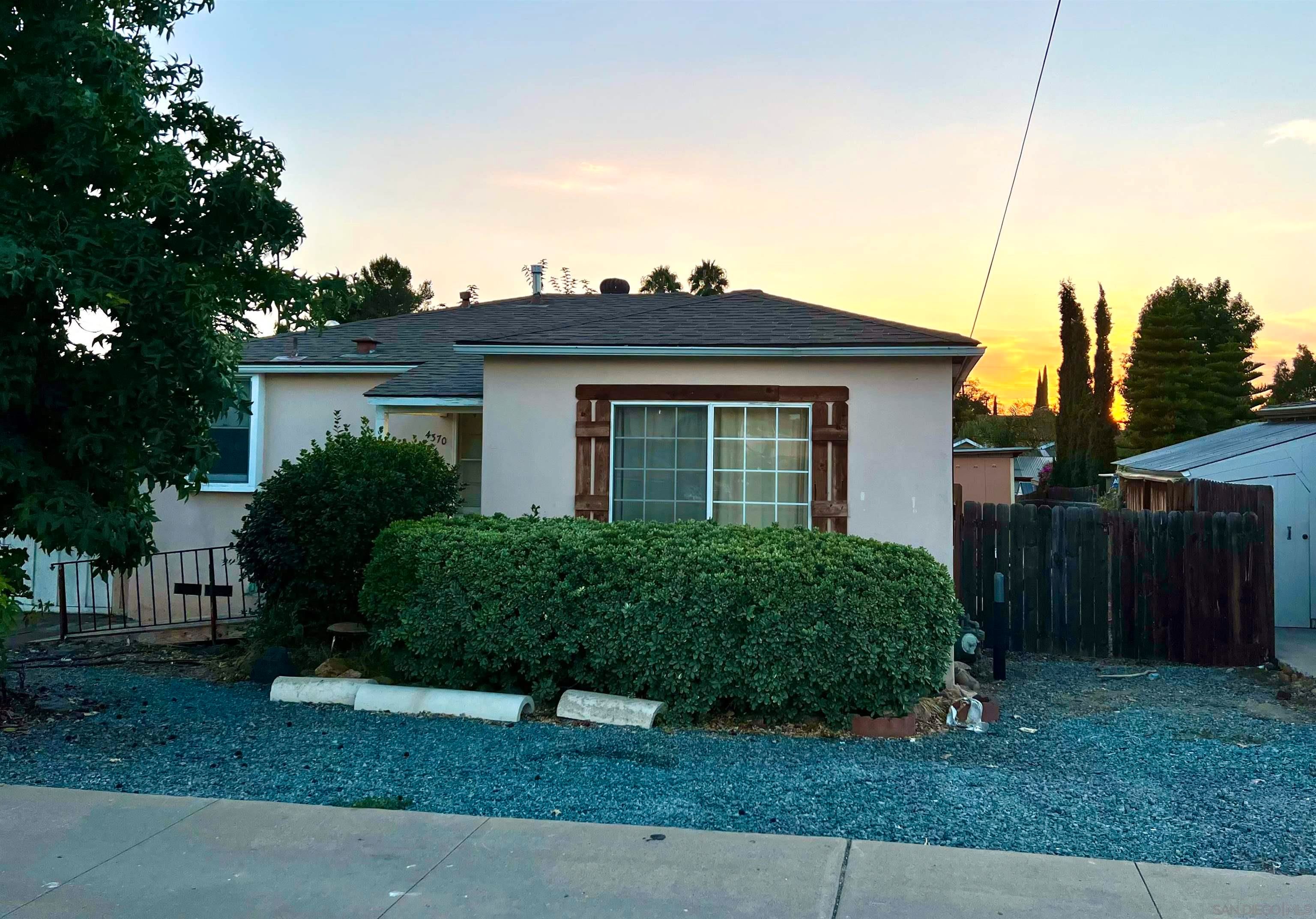 Main Photo: LA MESA House for sale : 2 bedrooms : 4370 70th Street