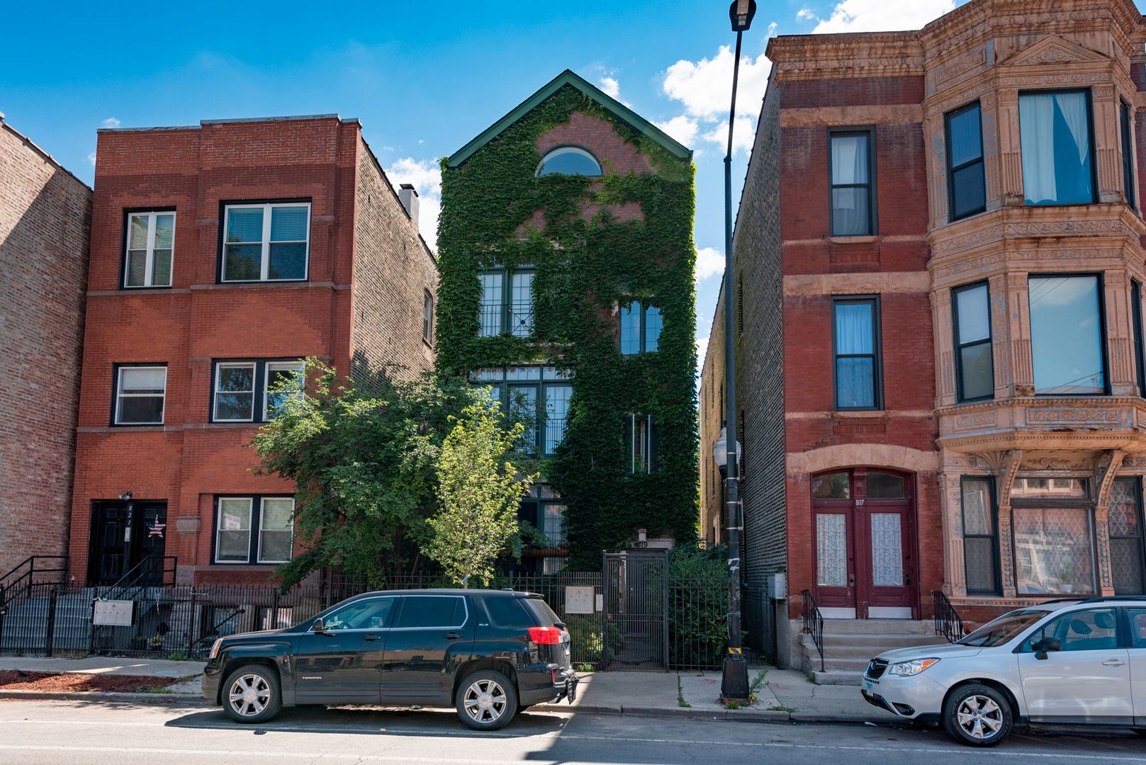 Main Photo: 819 N Damen Avenue Unit 2 in Chicago: CHI - West Town Residential Lease for sale ()  : MLS®# 11454038