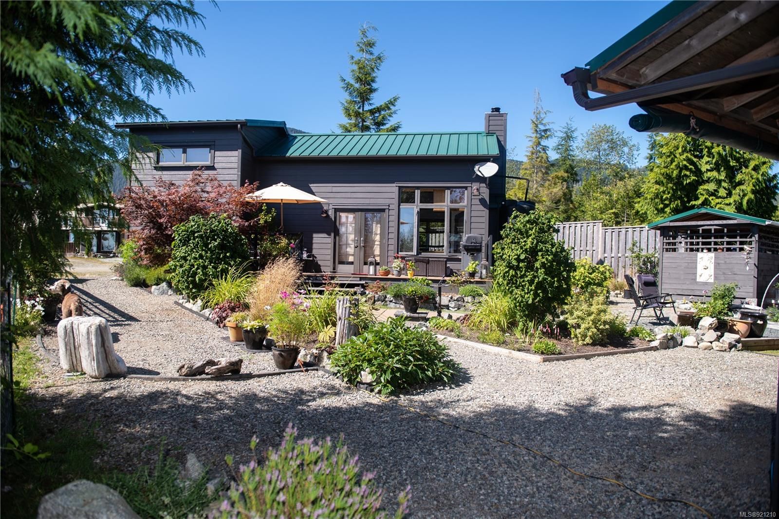 Main Photo: 1118 Sixth Ave in Ucluelet: PA Salmon Beach House for sale (Port Alberni)  : MLS®# 921210