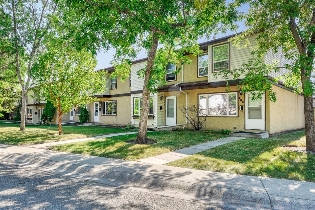 Main Photo: 95 630 Sabrina Road SW in Calgary: Southwood Row/Townhouse for sale : MLS®# A1256119
