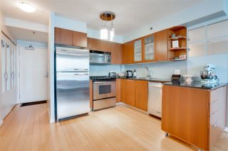Photo 9: 907 822 SEYMOUR Street in Vancouver: Downtown VW Condo for sale in "L'ARIA" (Vancouver West)  : MLS®# R2507160