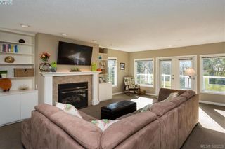Photo 3: 1108 McBriar Ave in VICTORIA: SE Lake Hill House for sale (Saanich East)  : MLS®# 780264