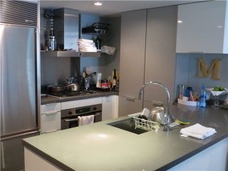 Photo 2: 902 788 RICHARDS Street in Vancouver: Downtown VW Condo for sale in "L'HERMITAGE" (Vancouver West)  : MLS®# V1085842