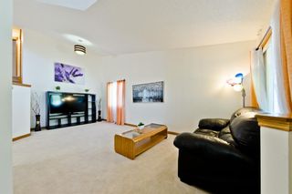 Photo 3: 111 PANORAMA HILLS Place NW in Calgary: Panorama Hills Detached for sale : MLS®# A1023205