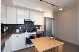 Photo 10: 711 2788 PRINCE EDWARD Street in Vancouver: Mount Pleasant VE Condo for sale in "UPTOWN" (Vancouver East)  : MLS®# R2738137