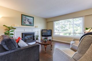 Photo 7: 553 LAURENTIAN Crescent in Coquitlam: Central Coquitlam House for sale : MLS®# R2676016