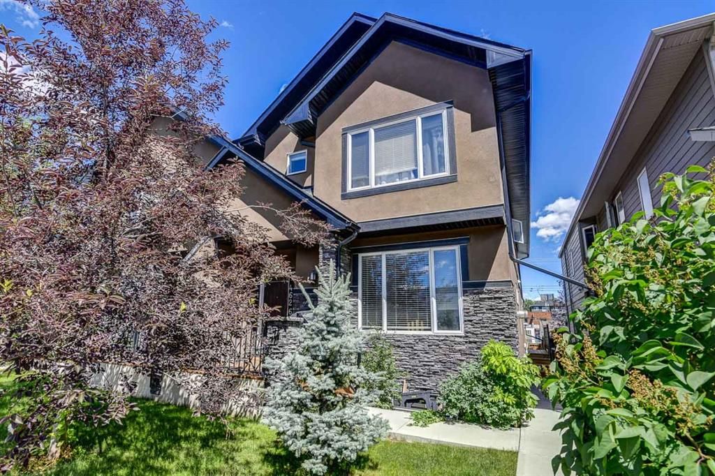 Main Photo: 2 4626 17 Avenue NW in Calgary: Montgomery Row/Townhouse for sale : MLS®# A1015602