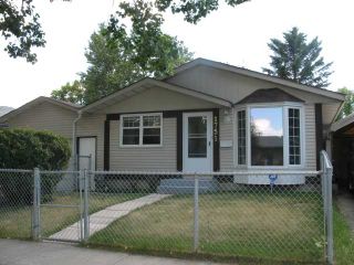 Photo 1: 1751 66 Avenue SE in CALGARY: Lynnwood_Riverglen Residential Detached Single Family for sale (Calgary)  : MLS®# C3580190