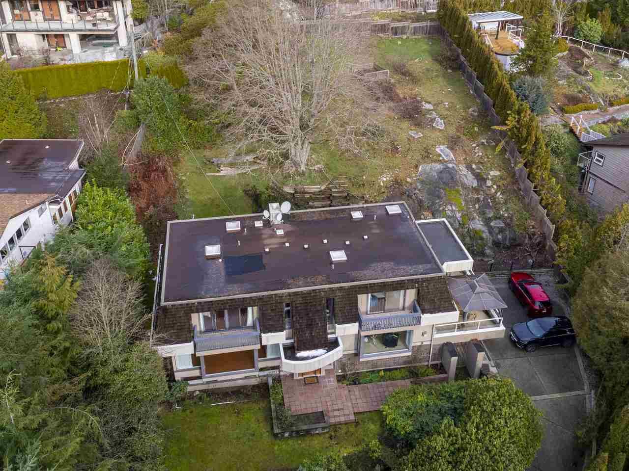 Photo 3: Photos: 1055 ELVEDEN Row in West Vancouver: British Properties House for sale in "British Properties" : MLS®# R2433318