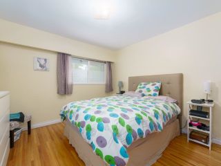 Photo 10: 5127 FAIRMONT Street in Vancouver: Collingwood VE House for sale (Vancouver East)  : MLS®# R2779400