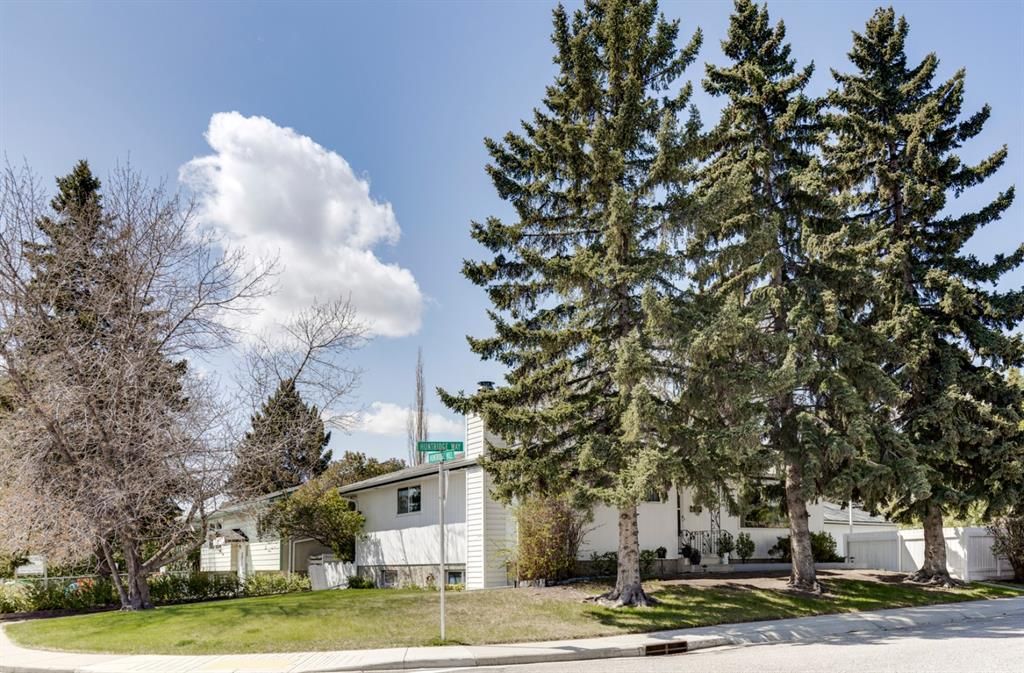 Main Photo: 7539 Huntridge Hill NE in Calgary: Huntington Hills Detached for sale : MLS®# A1222373