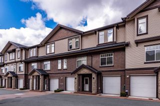 Photo 1: 8 2950 LEFEUVRE Road in Abbotsford: Aberdeen Townhouse for sale in "Cedar Landing" : MLS®# R2760428