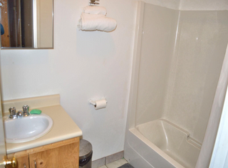 Photo 18: 14 room Motel for sale Vancouver island BC: Commercial for sale : MLS®# 878868