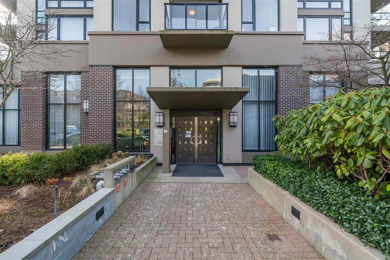 Main Photo: 1608 151 W 2ND Street in North Vancouver: Lower Lonsdale Condo for sale in "SKY" : MLS®# R2540259