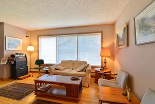 Photo 5: 243 Northmount Drive NW in Calgary: Thorncliffe Detached for sale : MLS®# A1158135
