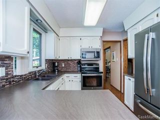 Photo 10: 323 Wathaman Place in Saskatoon: Lawson Heights Single Family Dwelling for sale (Saskatoon Area 03)  : MLS®# 577345