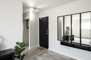 Photo 4: Updated Condo near Grant Park in Winnipeg: 1bw House for sale (Crescentwood) 