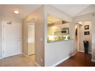 Photo 10: 409 210 ELEVENTH Street in New Westminster: Uptown NW Condo for sale in "DISCOVERY REACH" : MLS®# V1042242