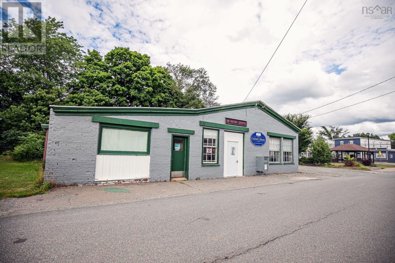 Main Photo: 111 Rideau Street in Oxford: Business for sale : MLS®# 202302439