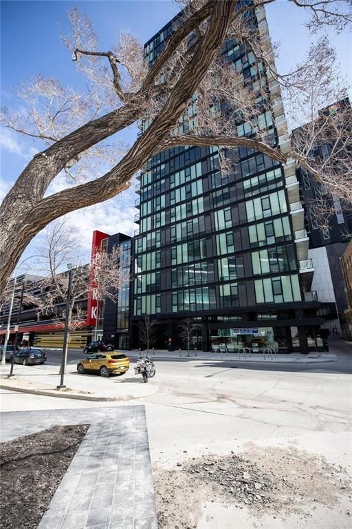 Main Photo: 702 311 Hargrave Street in Winnipeg: Downtown Condominium for sale (9A)  : MLS®# 202225242