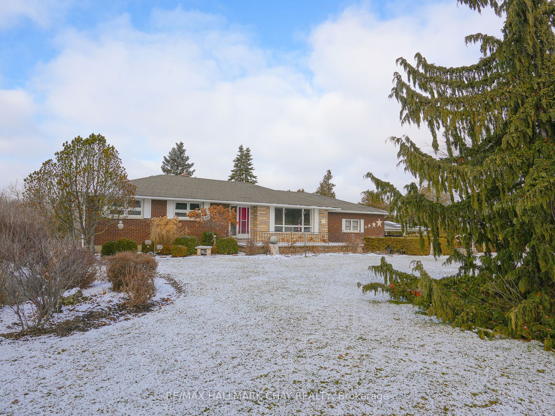 Main Photo: 6106 Con Road 6 in Adjala-Tosorontio: Everett House (Bungalow) for sale : MLS®# N7379752