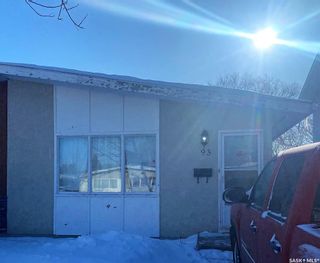 Photo 1: 93 Davidson Crescent in Saskatoon: Westview Heights Residential for sale : MLS®# SK917135