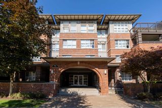 Photo 4: 401 6815 188 Street in Surrey: Clayton Condo for sale in "Compass" (Cloverdale)  : MLS®# R2712357