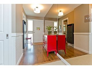 Photo 3: 1072 LILLOOET Road in North Vancouver: Lynnmour Townhouse for sale in "LILLOOET PLACE" : MLS®# V1048162