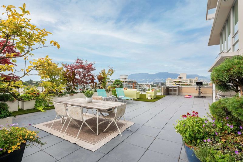 FEATURED LISTING: 803 - 1675 8TH Avenue West Vancouver