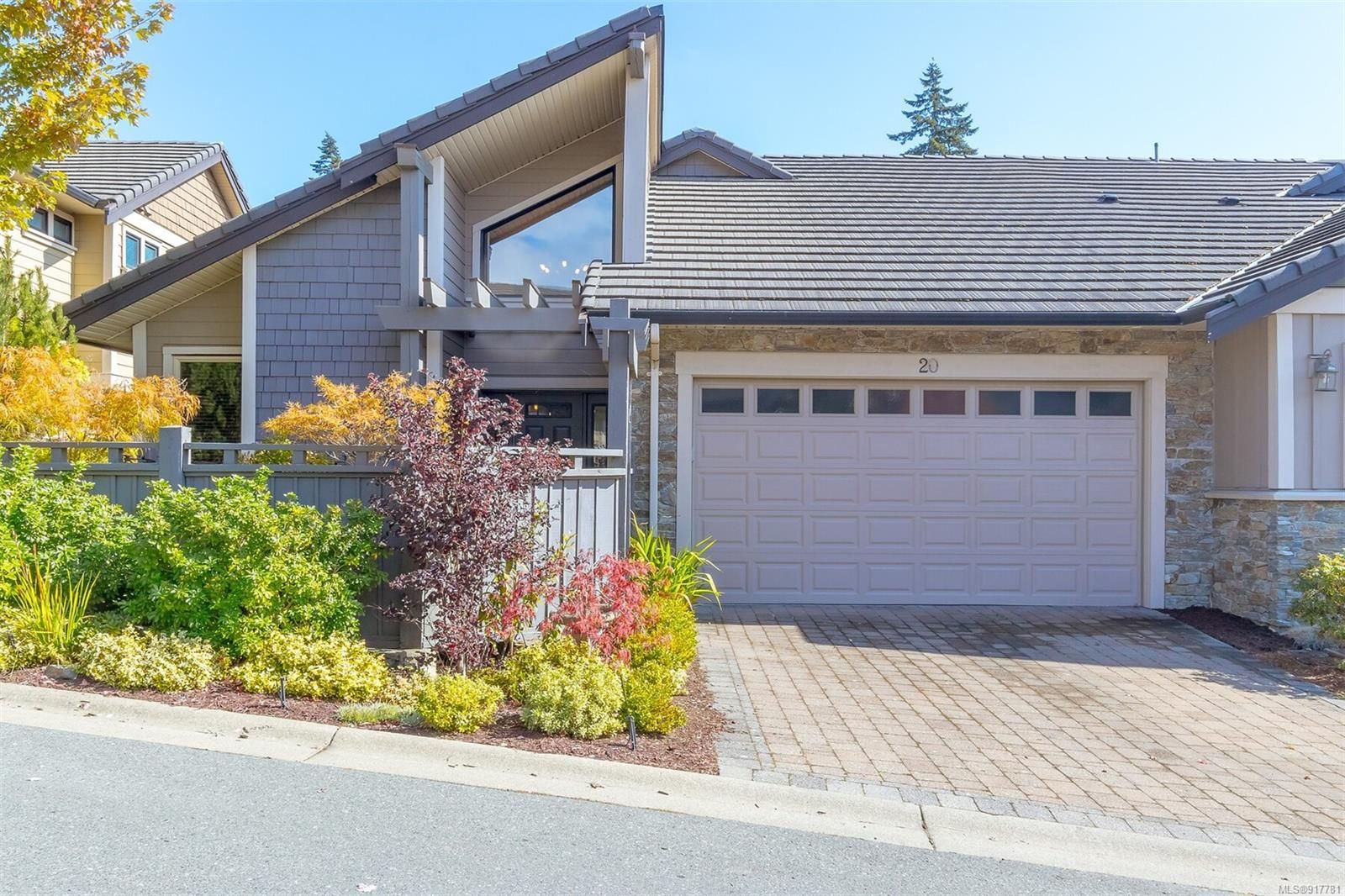 Main Photo: 20 630 Brookside Rd in Colwood: Co Latoria Row/Townhouse for sale : MLS®# 917781