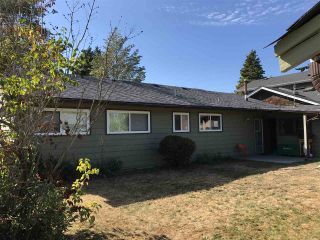 Photo 3: 1326 COTTONWOOD Crescent in North Vancouver: Norgate House for sale in "Norgate" : MLS®# R2199125