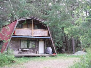 Photo 1: 2704 SMITH Road in Bella Coola: Bella Coola/Hagensborg House for sale (Williams Lake (Zone 27))  : MLS®# R2688088