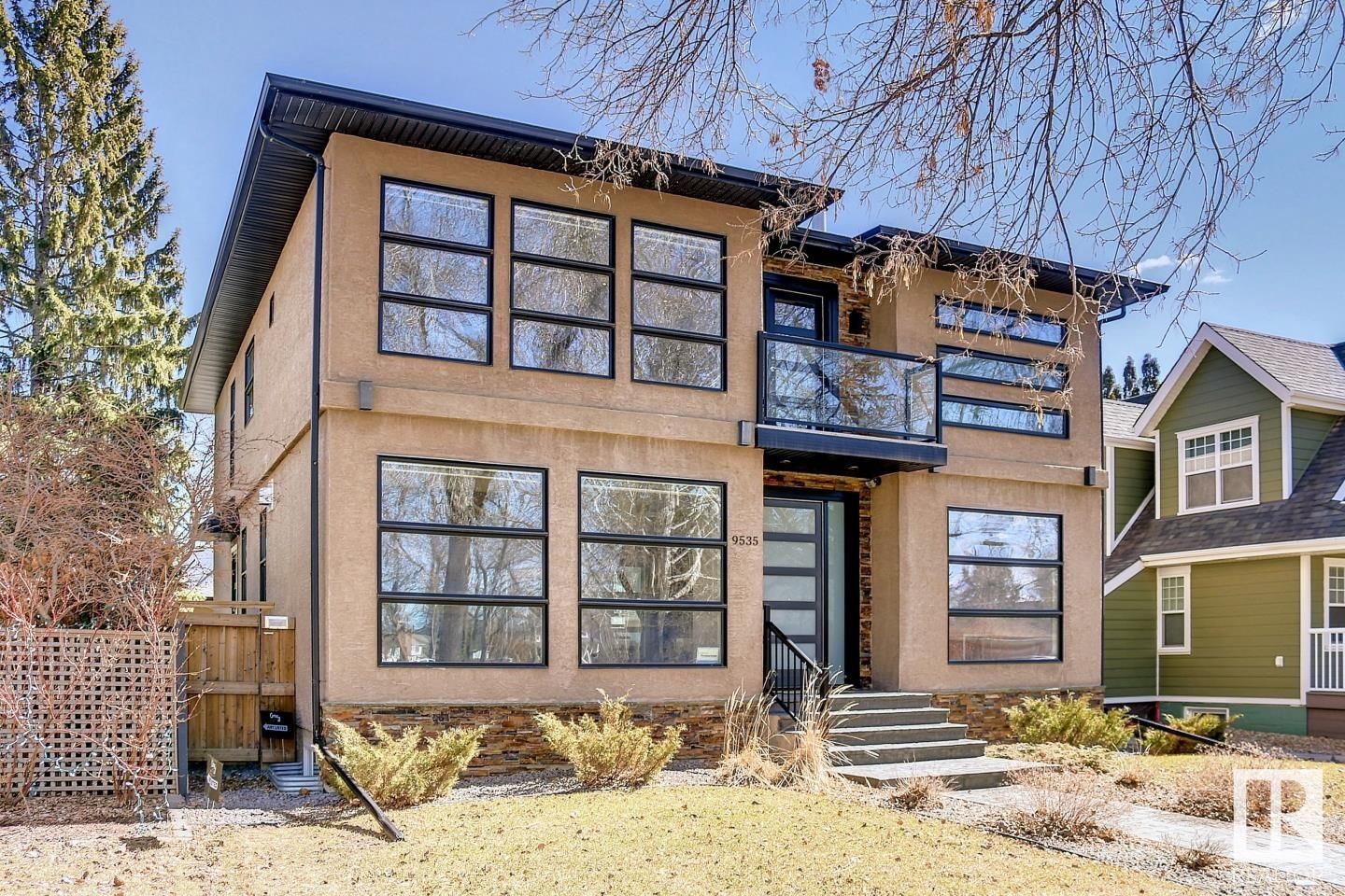Main Photo: 9535 92 Street in Edmonton: Zone 18 House for sale : MLS®# E4312630