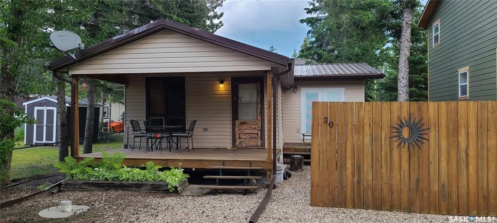 Main Photo: 30 4th Street in Emma Lake: Residential for sale : MLS®# SK902245