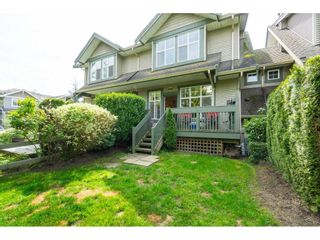 Photo 2: 23 6050 166TH Street in Surrey: Cloverdale BC Townhouse for sale in "WESTFIELD" (Cloverdale)  : MLS®# R2365390