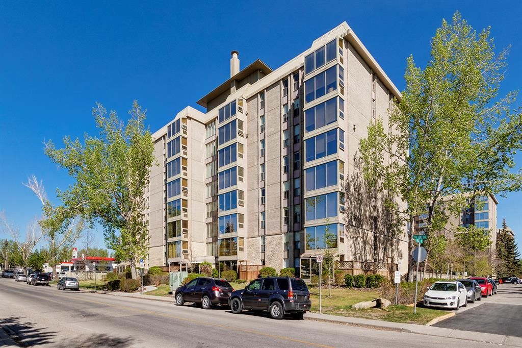Main Photo: 307 4554 Valiant Drive NW in Calgary: Varsity Apartment for sale : MLS®# A2047540