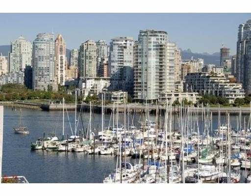 Main Photo: 311 674 LEG IN BOOT Square in Vancouver: False Creek Townhouse for sale (Vancouver West)  : MLS®# V668045