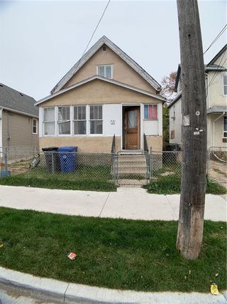 Main Photo: 721 Pacific Avenue in Winnipeg: Weston Residential for sale (5D)  : MLS®# 202329843
