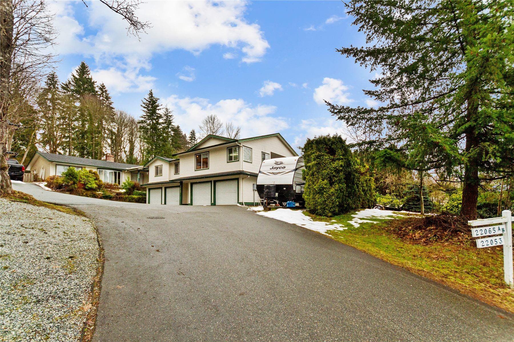 Main Photo: A 22065 RIVER Road in Maple Ridge: West Central 1/2 Duplex for sale : MLS®# R2757333