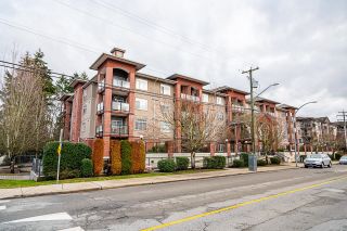 Photo 2: 312 5516 198 Street in Langley: Langley City Condo for sale in "MADISON VILLAS" : MLS®# R2746976