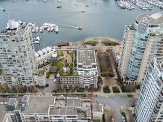 Main Photo: 705 1288 MARINASIDE Crescent in Vancouver: Yaletown Condo for sale (Vancouver West)  : MLS®# R2858059