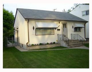 Photo 1: 1207 SPRUCE Street in WINNIPEG: West End / Wolseley Residential for sale (West Winnipeg)  : MLS®# 2810323
