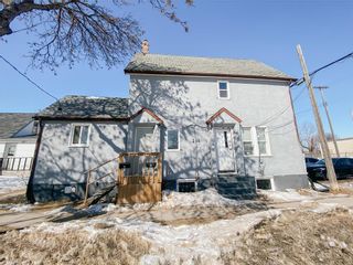 Photo 1: 244 Quelch Street in Winnipeg: House for sale : MLS®# 202305539