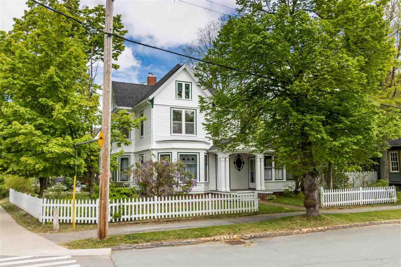 Main Photo: 20 Acadia Street in Wolfville: 404-Kings County Residential for sale (Annapolis Valley)  : MLS®# 202011552