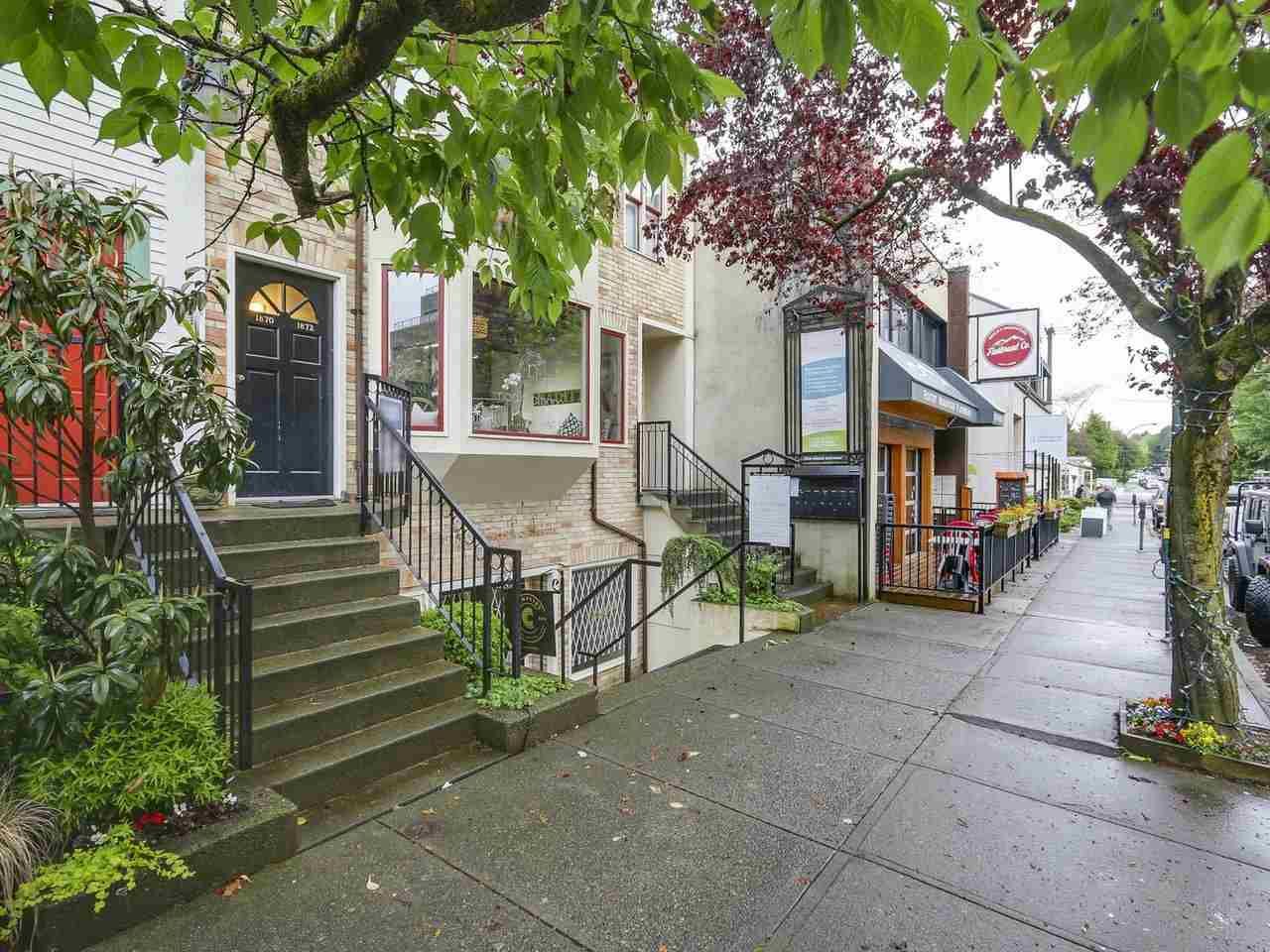 Photo 2: Photos: 1872 W 1ST Avenue in Vancouver: Kitsilano Townhouse for sale (Vancouver West)  : MLS®# R2171653