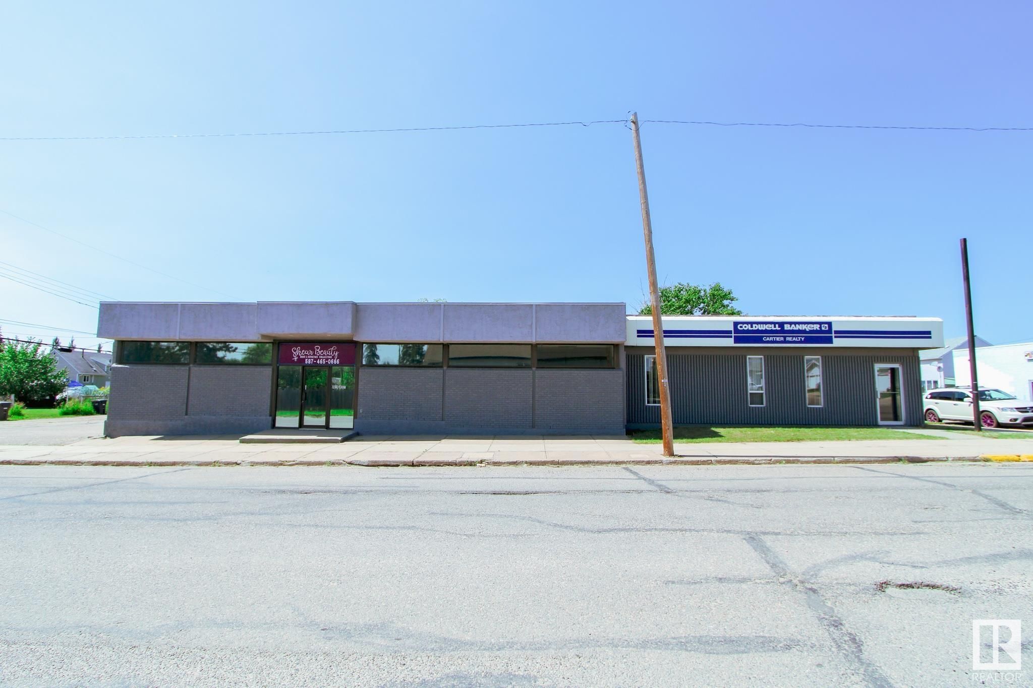 Main Photo: 4810/4814 49 Street: St. Paul Town Office for sale : MLS®# E4309797