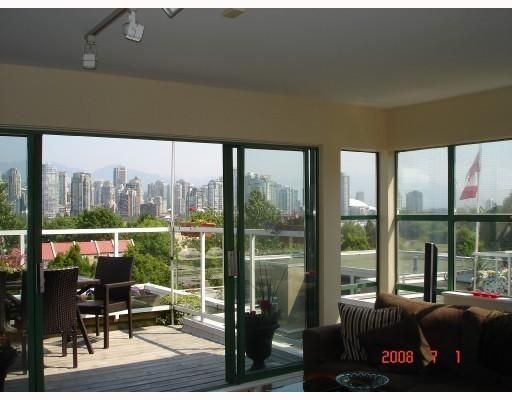 Main Photo: 2256 SPRUCE ST in Vancouver: Condo for sale : MLS®# V723685
