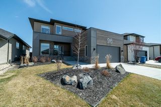Photo 2: 96 CREEMANS Crescent in Winnipeg: Charleswood Residential for sale (1H)  : MLS®# 202111111