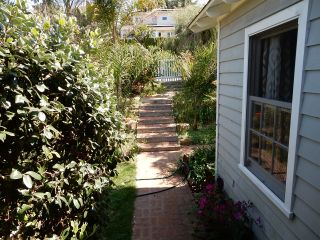 Photo 3: LEUCADIA House for sale : 2 bedrooms : 380 Hillcrest in Encinitas